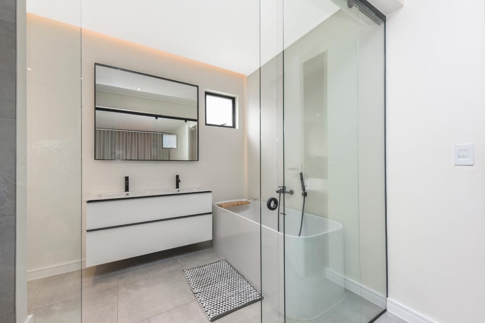 Bathroom, Bedroom