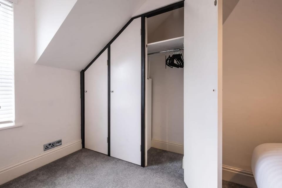 Central 1BDR Apartment By Torr Property Group Short Lets & Serviced Accommodation With Free WiFi Stratford Upon Avon Apartment in Stratford-upon-Avon