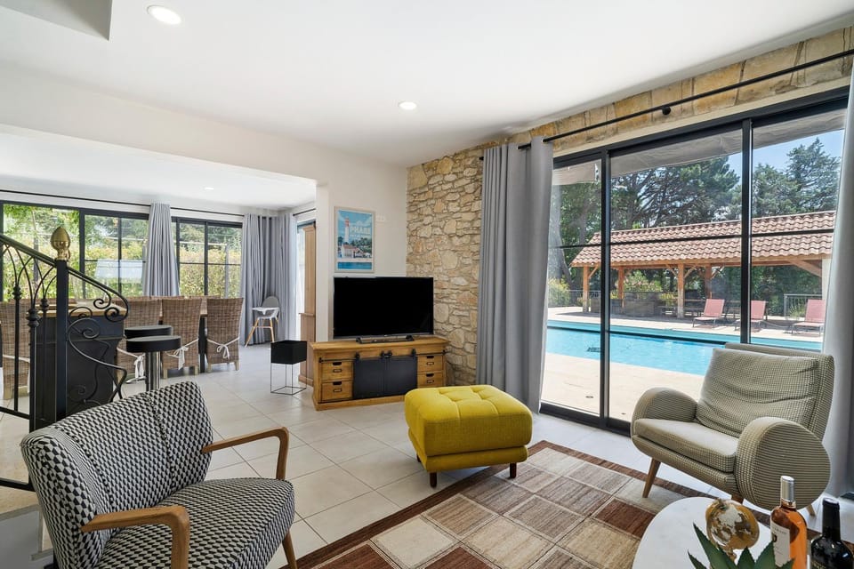 Property building, Living room