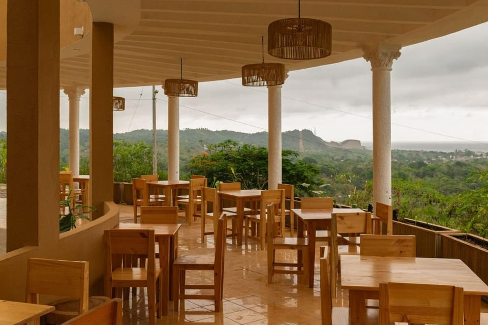 Restaurant/places to eat, Restaurant/places to eat, Day, Natural landscape