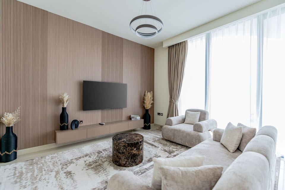 Nasma Luxury stays- Sophisticated Interior near Hayat Beach Apartment in Ras al Khaimah