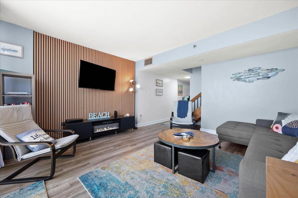 2 Bed, 2 Bath Ocean Front at the Century with Indoor Pool! House in Ocean City