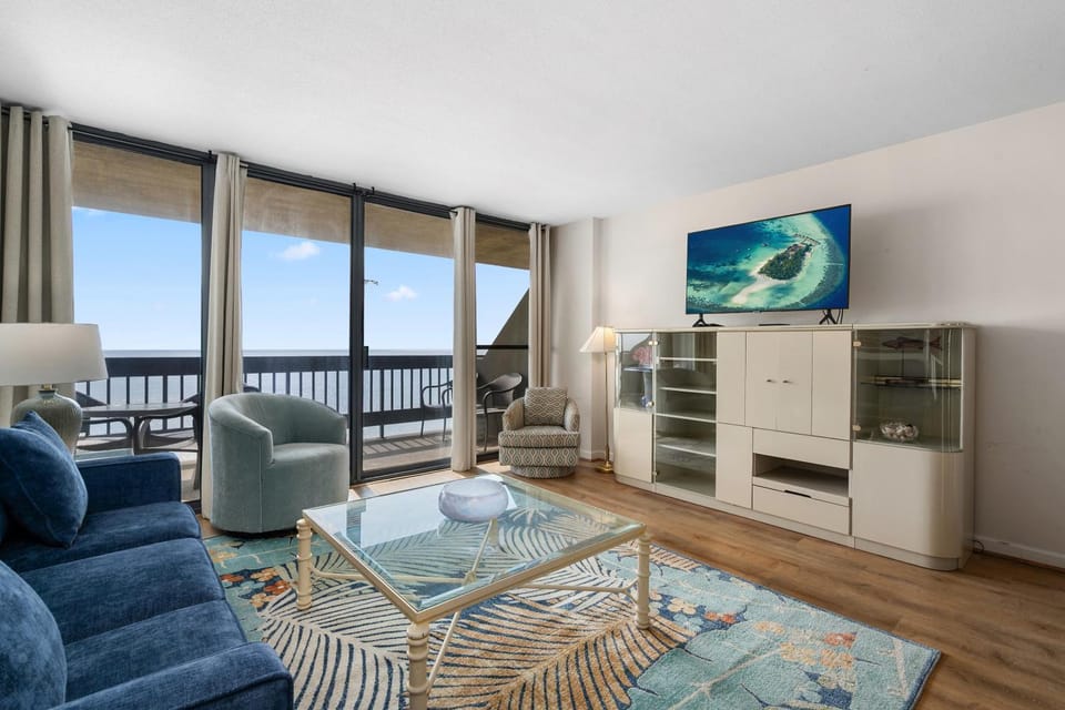 2 Bedroom Condo in the Century Building House in Ocean City