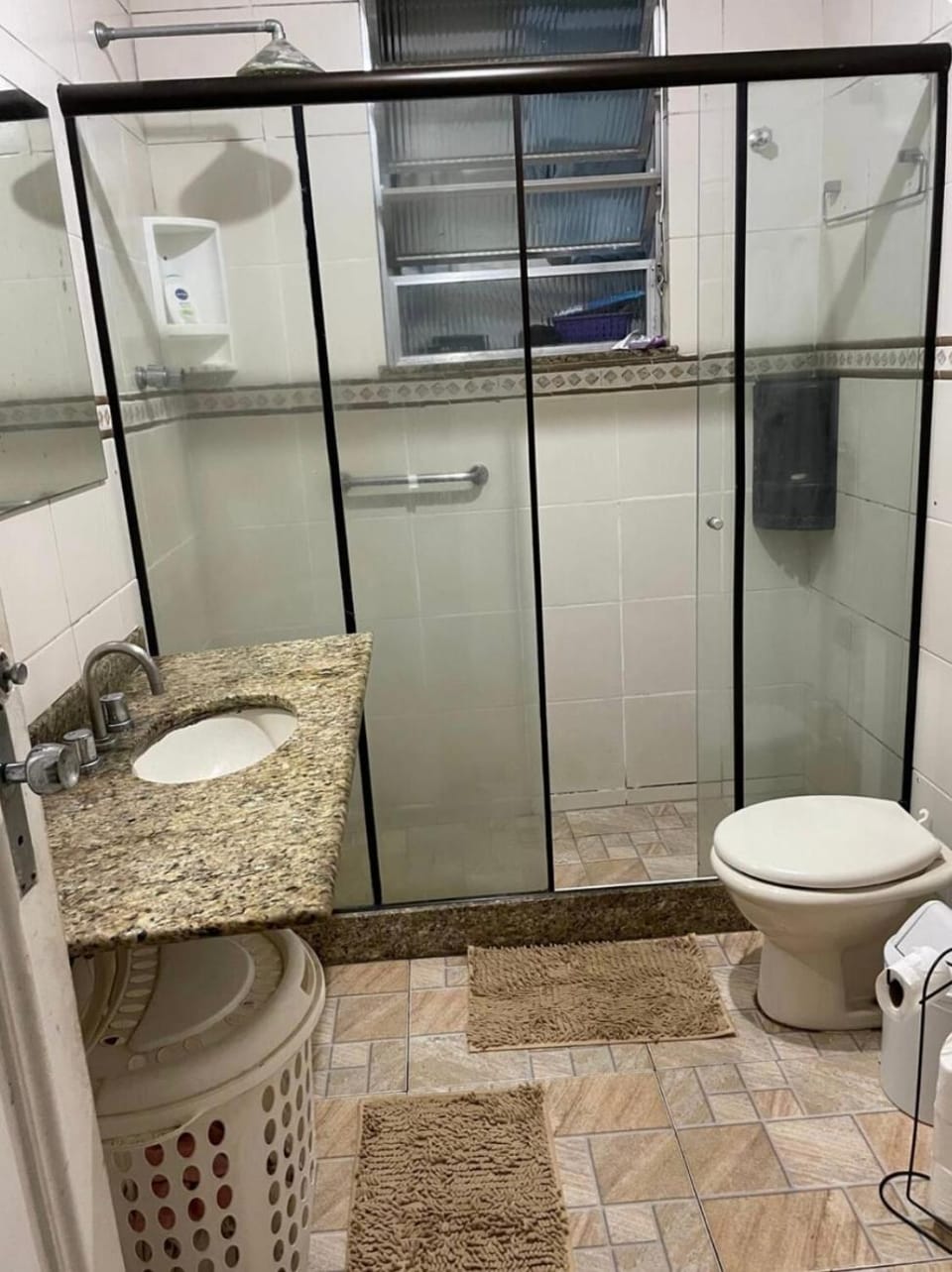 Quarto na melhor localização do Leblon Vacation rental in Rio de Janeiro