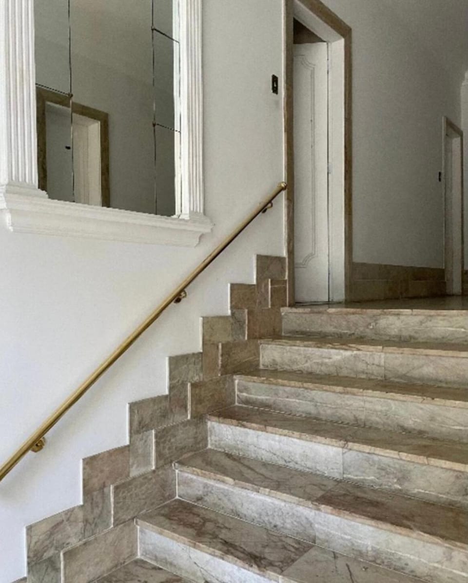 Quarto na melhor localização do Leblon Vacation rental in Rio de Janeiro