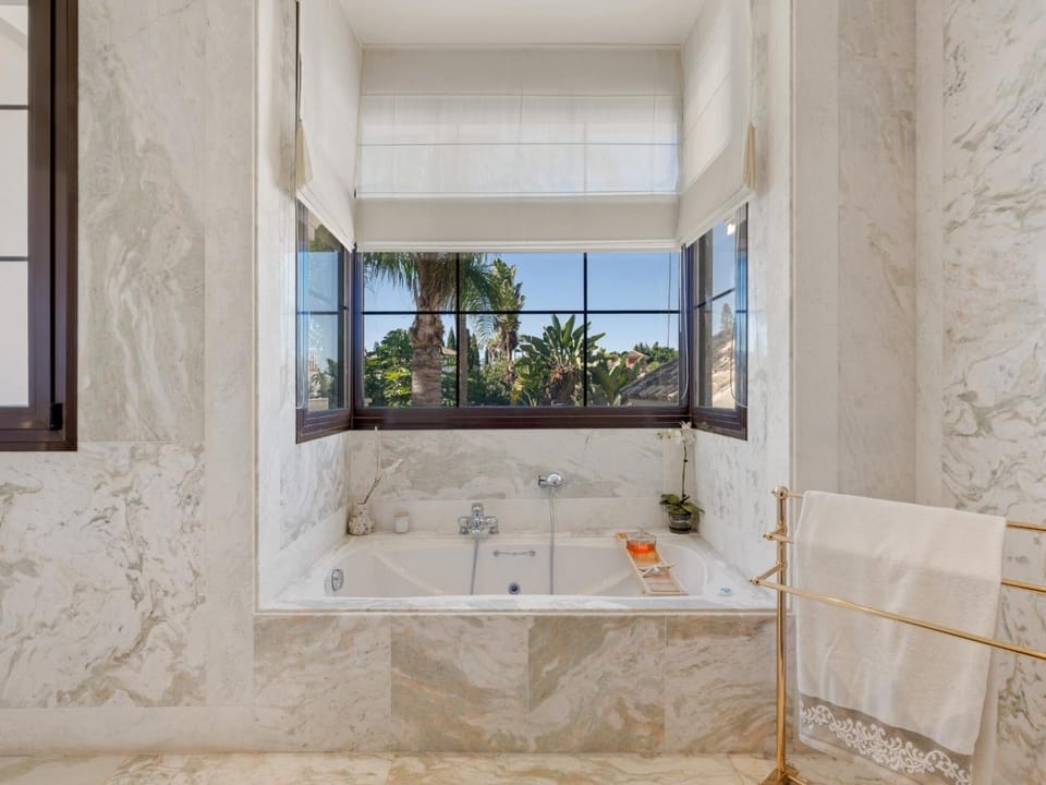 Bathroom, Bath