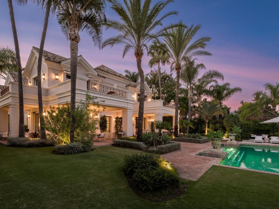 Property building, Garden view, Pool view, Swimming pool
