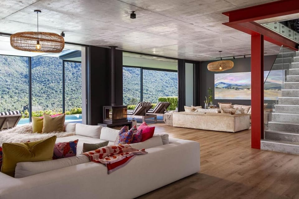 Architectural Forest Villa w Pool & Mountain Views House in Cape Town