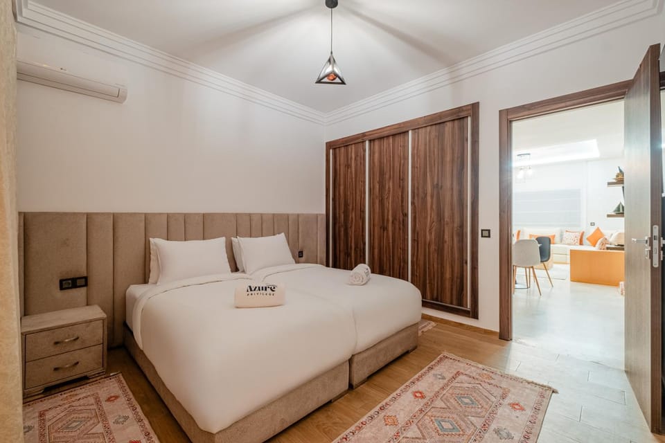 Bed, Photo of the whole room, Bedroom, wardrobe, air conditioner