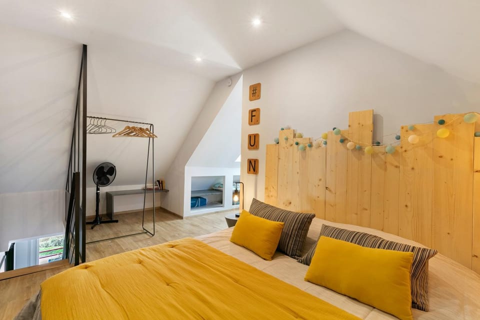 Property building, Living room, Bedroom