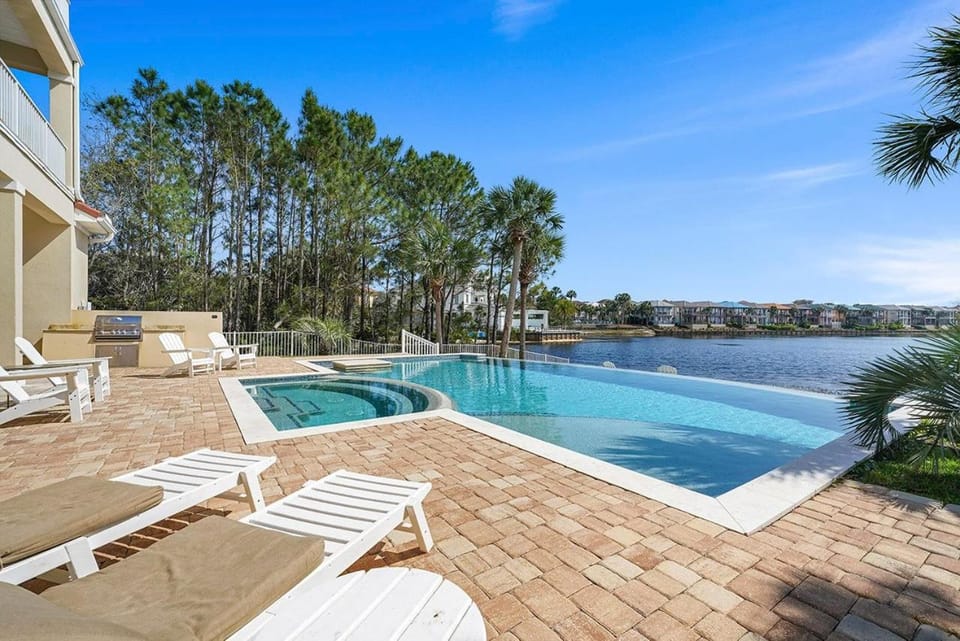 Aqua Tranquility - Waterfront with Pool in Destiny East House in Destin