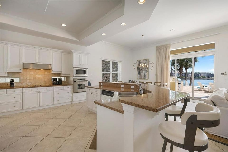 Aqua Tranquility - Waterfront with Pool in Destiny East House in Destin