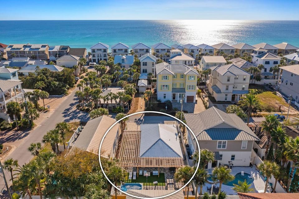A Wave From It All - Beach Cottage with Private Pool & Outdoor Area House in Miramar Beach