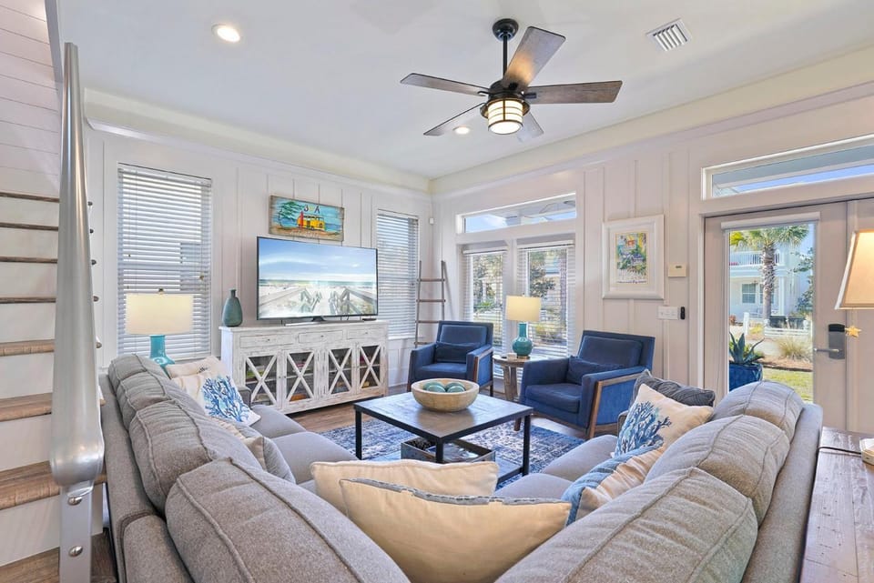Arrabella - Gulf Views with Deck & Community Pool House in South Walton County