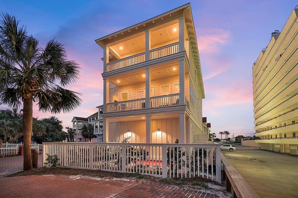 Aria Del Mare - Beach House with Ocean Views & Private Pool Area House in Miramar Beach
