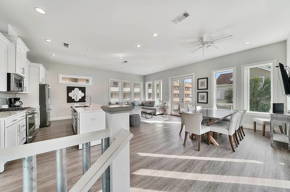 Aria Del Mare - Beach House with Ocean Views & Private Pool Area House in Miramar Beach
