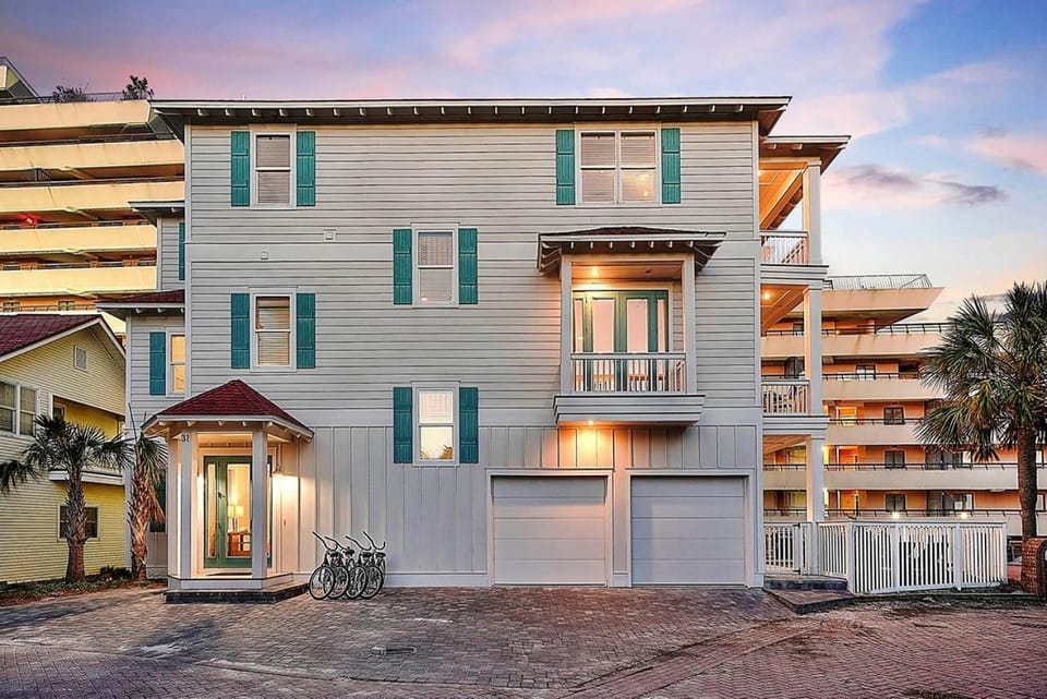 Aria Del Mare - Beach House with Ocean Views & Private Pool Area House in Miramar Beach