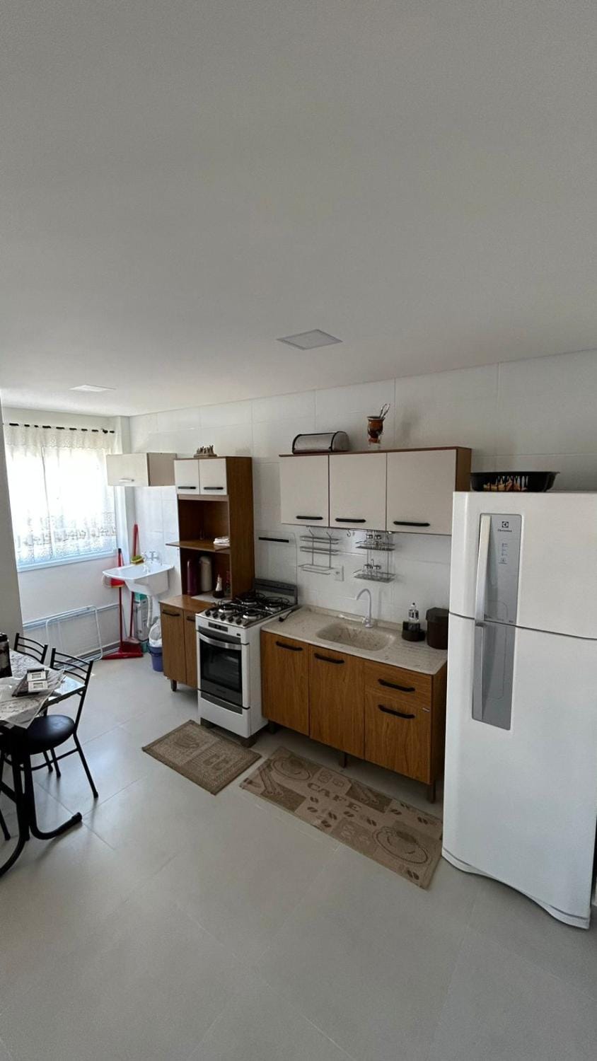Kitchen or kitchenette, Dining area, oven, stove