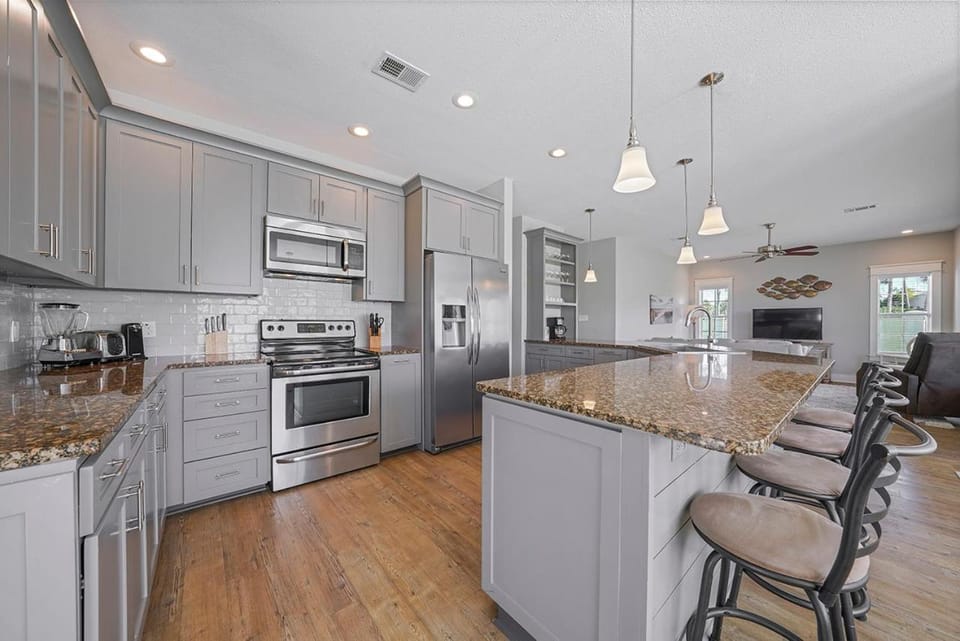 Array of Sunshine - Vacation Home Near the Beach with Private Pool House in Gulf Pines
