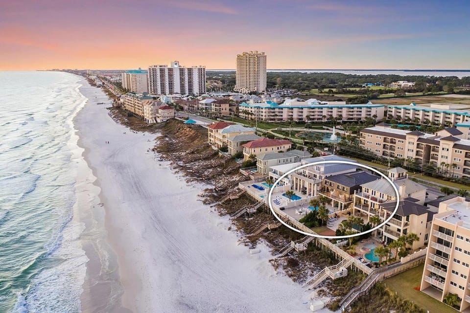 Beach Funatics - Beach Front Home with Private Pool Area & Game Room House in Miramar Beach