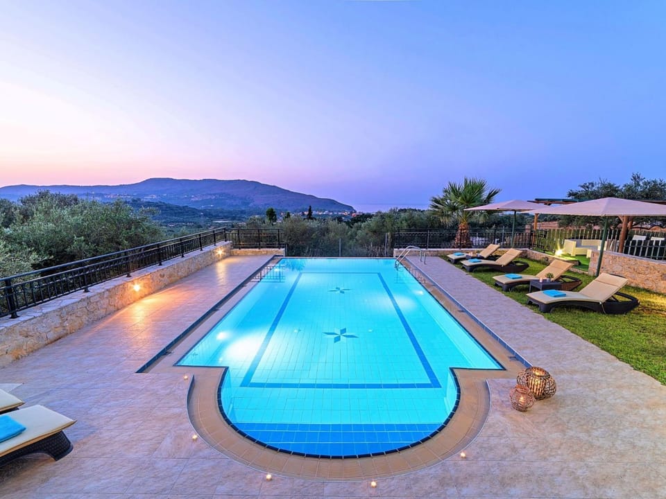 Holiday Home für 12 Personen in Chania- Kreta - West-Kreta by Interhome House in Crete