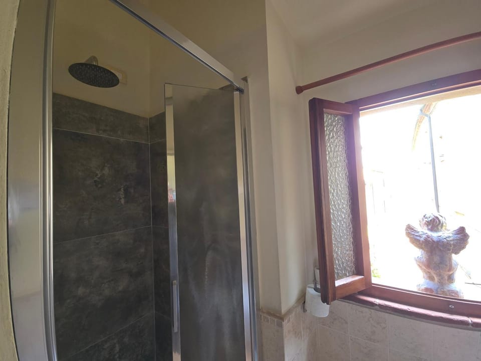 Bathroom, Living room