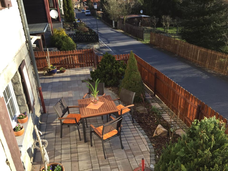 BBQ facilities, Garden, Balcony/Terrace, Seating area