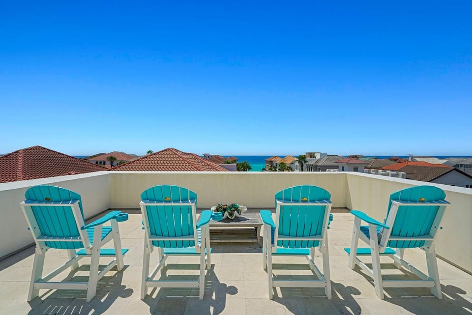 Beaches Be Sippin' - Ocean Views with Private Pool & Rooftop Deck House in Destin