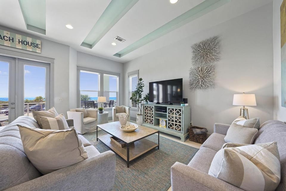 Beachfront Babes - Near the Beach with Ocean Views & Private Pool Area House in South Walton County