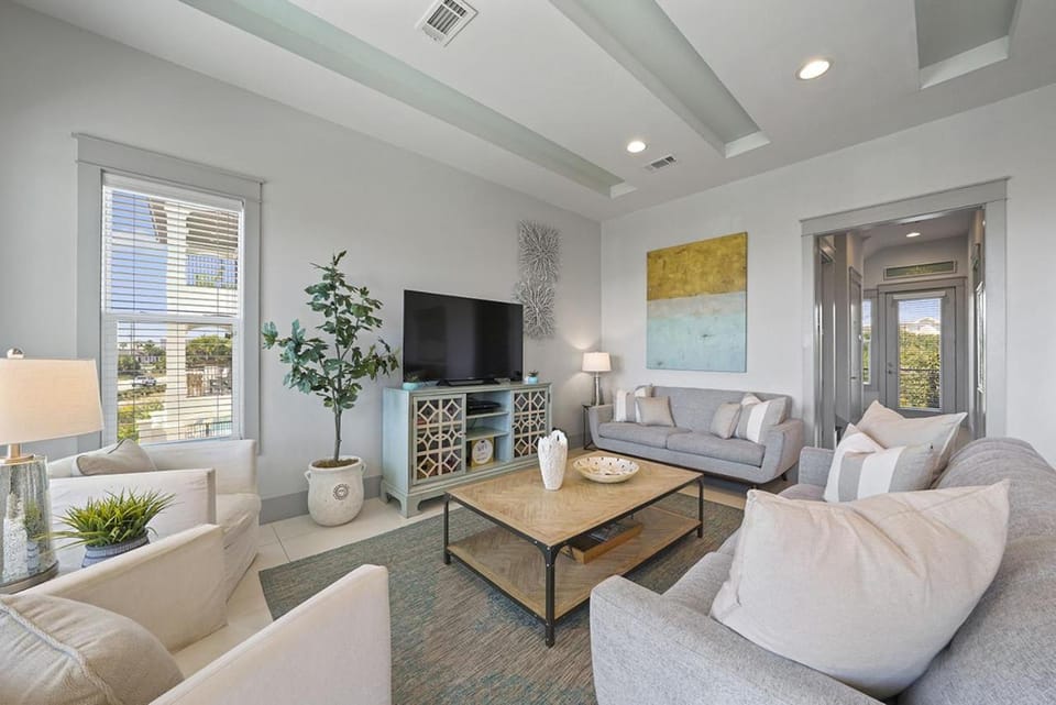 Beachfront Babes - Near the Beach with Ocean Views & Private Pool Area House in South Walton County