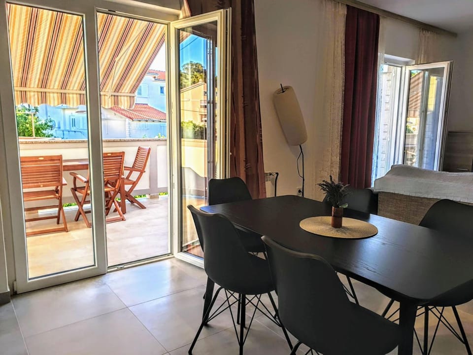 Apartment Große Wohnung in Palit mit Privatem Balkon by Interhome Apartment in Lika-Senj County