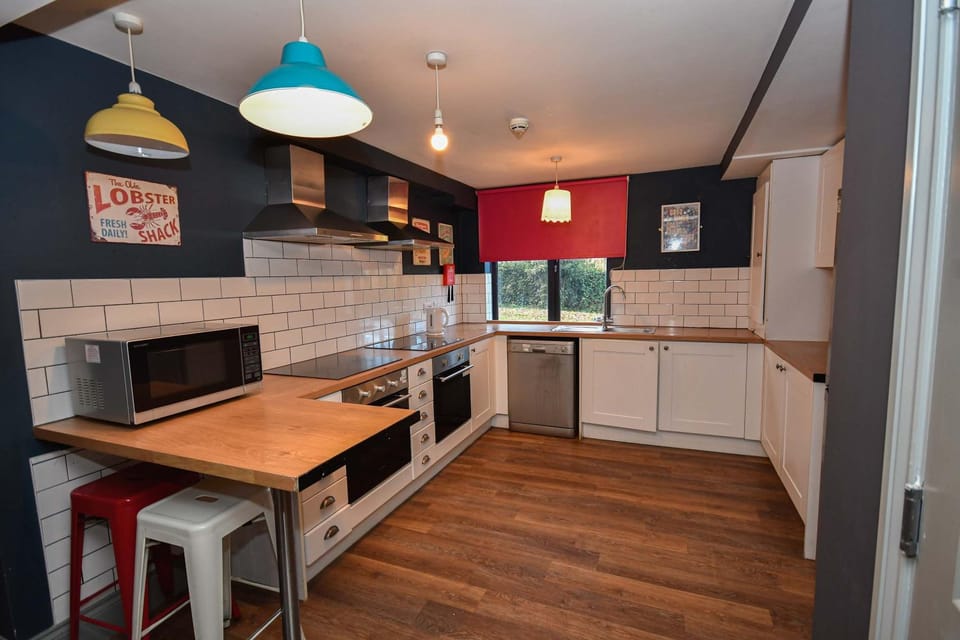 Modern 5 Bedroom Budget Apartment in Headingley Apartment in Leeds