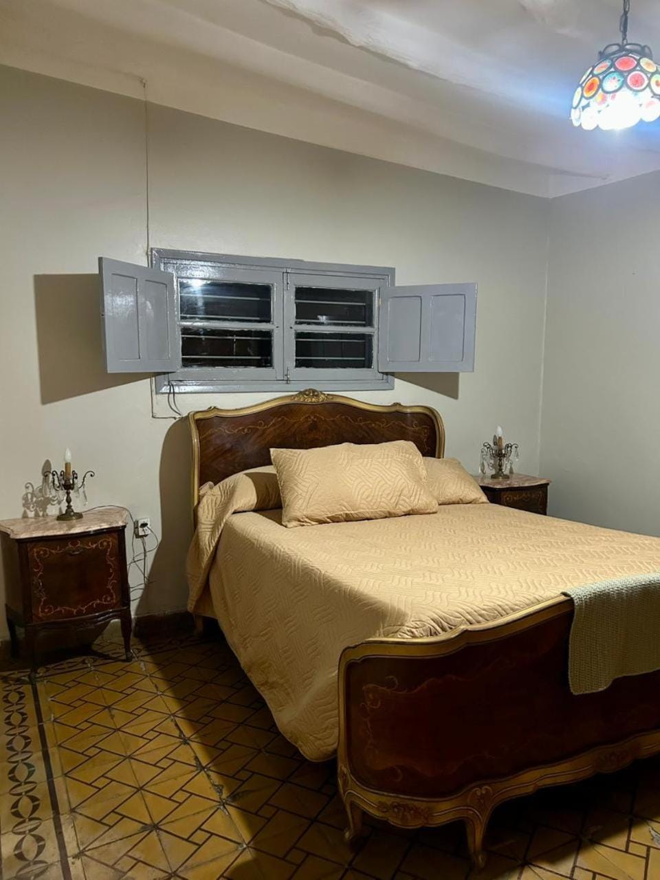 Bed, Photo of the whole room, Decorative detail, Bedroom