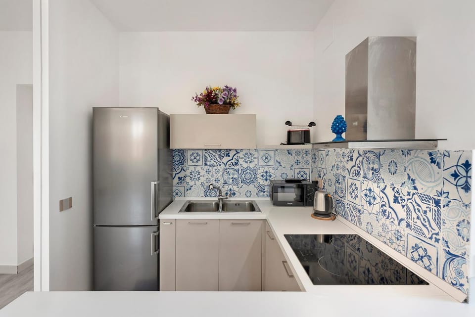 Kitchen or kitchenette, Living room