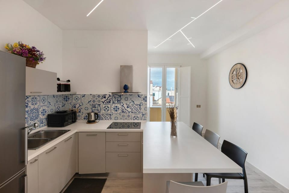 Property building, Kitchen or kitchenette, Living room