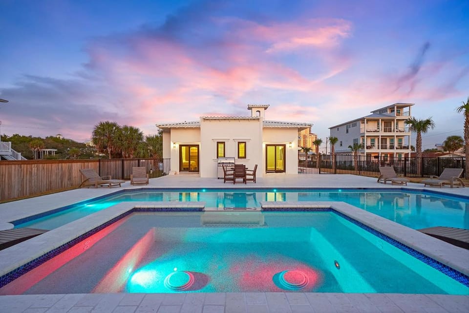 Bourbon Breeze - Beachy Home Near the Gulf with Spacious Outdoor Pool Area House in Miramar Beach