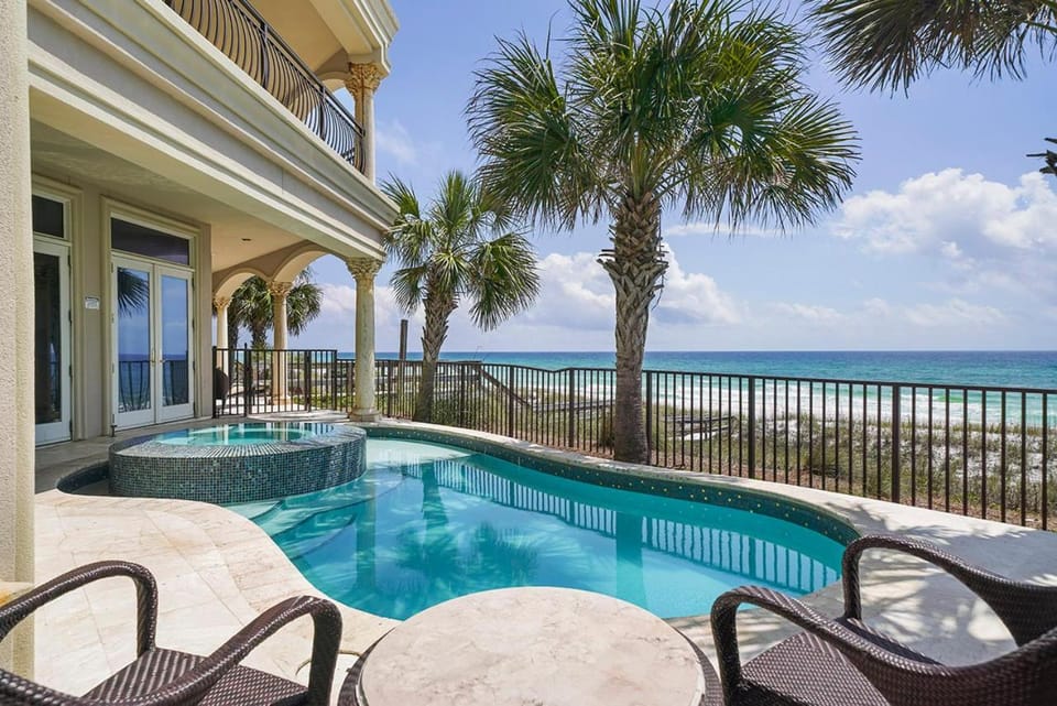 Capitano - Huge Luxury Beachfront Home with Private Pool & Rooftop Deck House in Destin