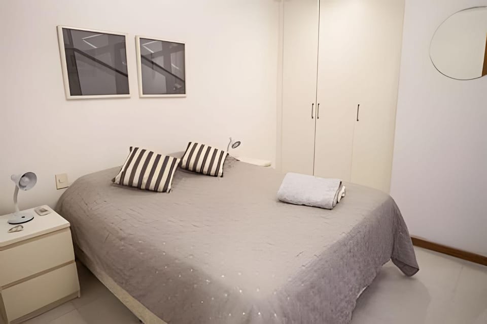 Mar503.15| Flat on the block of Leblon beach Apartment in Rio de Janeiro