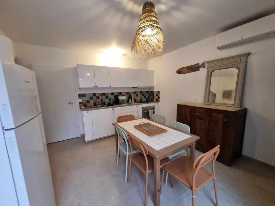 Kitchen or kitchenette, Dining area, oven, stove, wardrobe