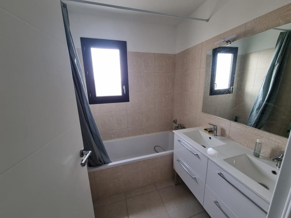 Bathroom, Bath