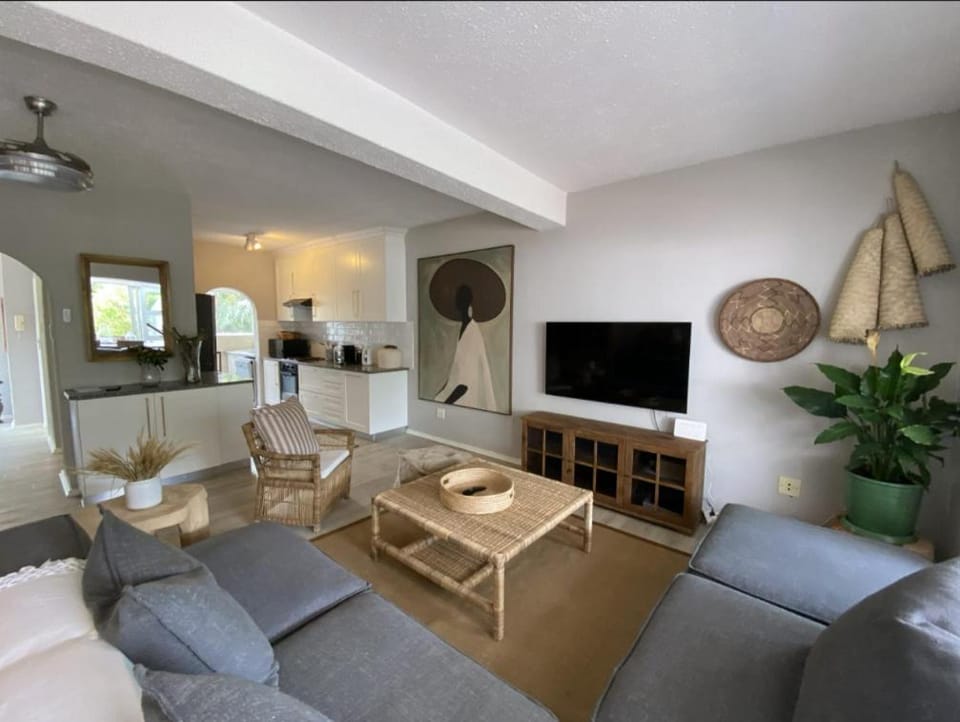 Lalamanzi Beach Villa - Direct Beach Access Villa in KwaZulu-Natal