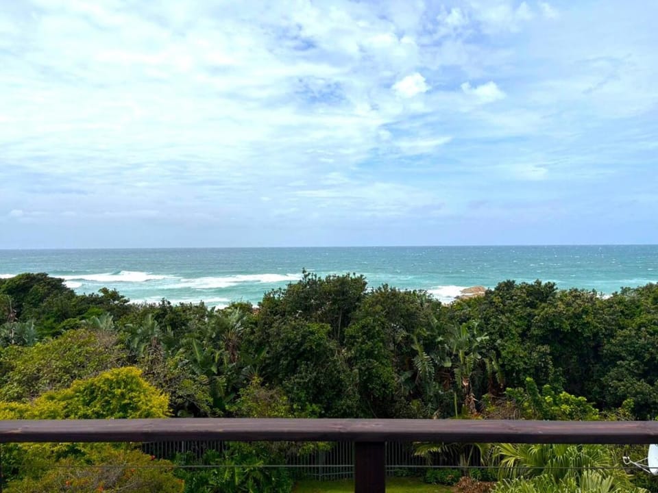 Lalamanzi Beach Villa - Direct Beach Access Villa in KwaZulu-Natal