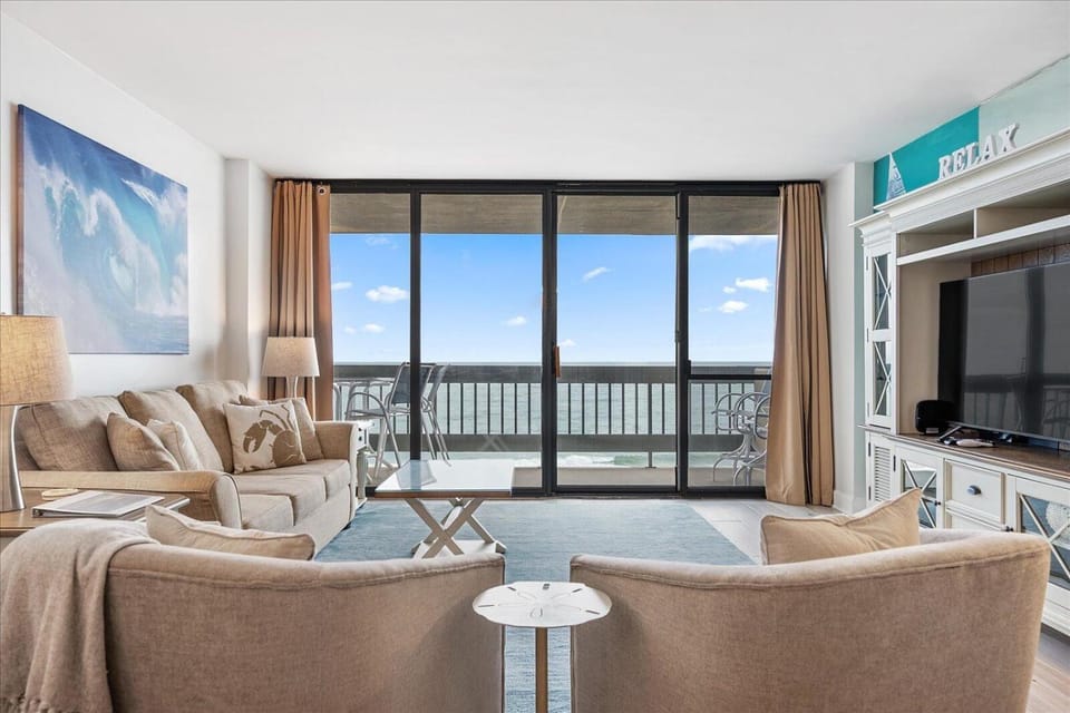 Gorgeous 2 Bedroom Oceanfront Century I Condo With Indoor Pool! House in Ocean City