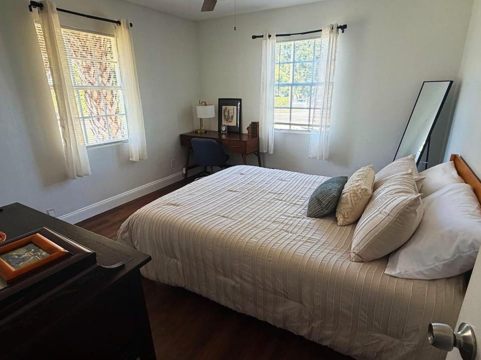 Welcome to your downtown cozy Fort Myers getaway House in Fort Myers