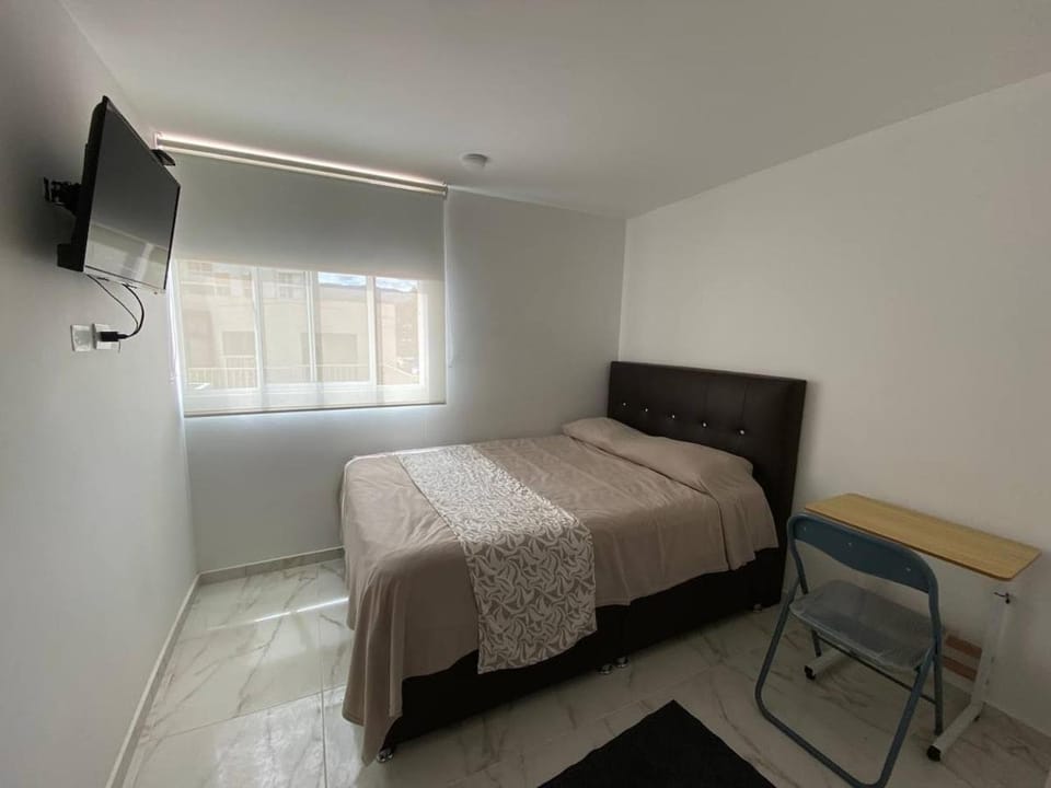 TV and multimedia, Seating area, Bedroom