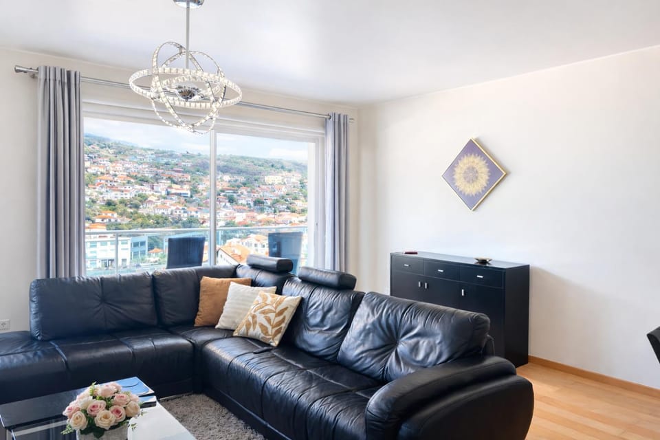Penthouse Montanha-Mar Apartment in Madeira District