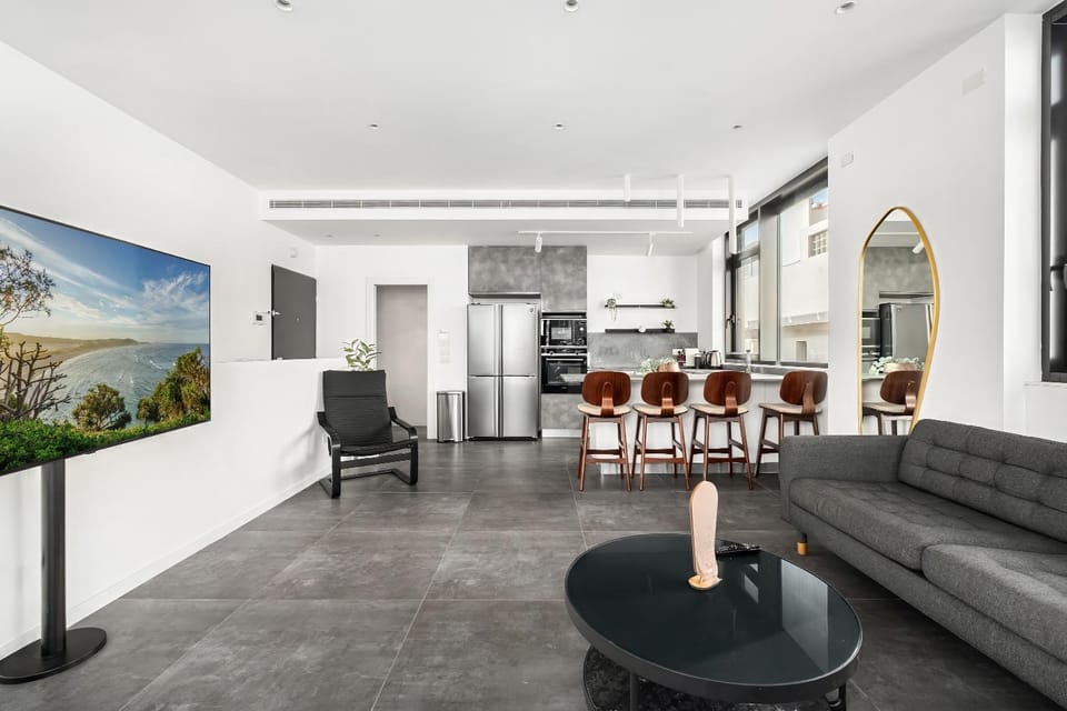 Kitchen or kitchenette, Living room