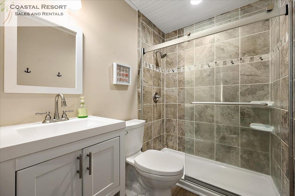 3 Bedroom Ocean Block Condo, steps from the beach! House in Ocean City