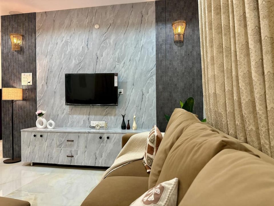 Communal lounge/ TV room, TV and multimedia, Living room, Seating area, Evening entertainment