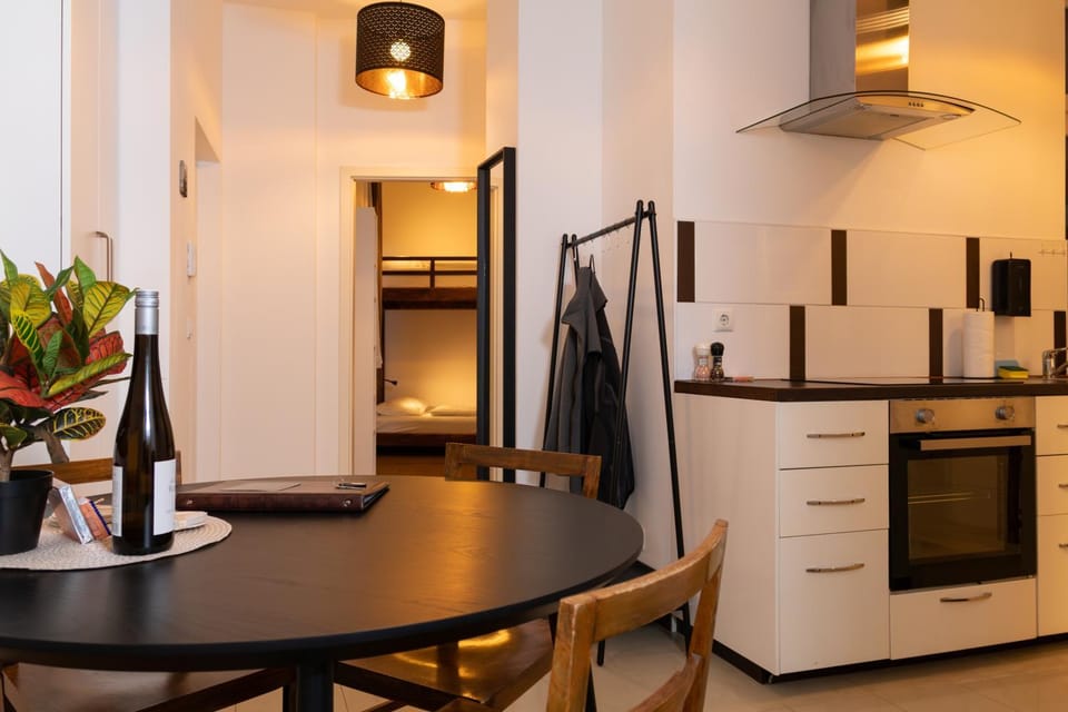 Dining area, kitchen